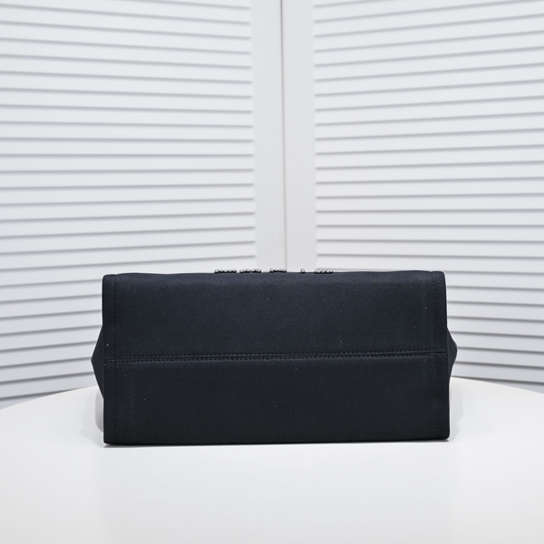 シャネルバッグ内部構造